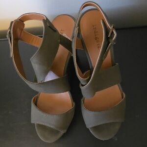 Indigo Olive Women's Sandals